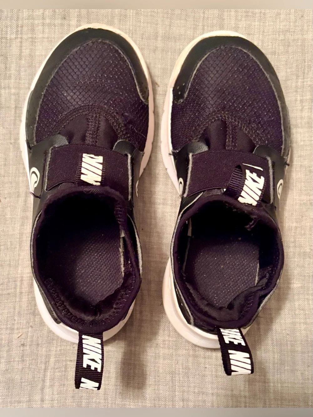 Little Boy’s Nike Black & White Slip-On Sneakers Tennis Shoes Stretch Sz 11c